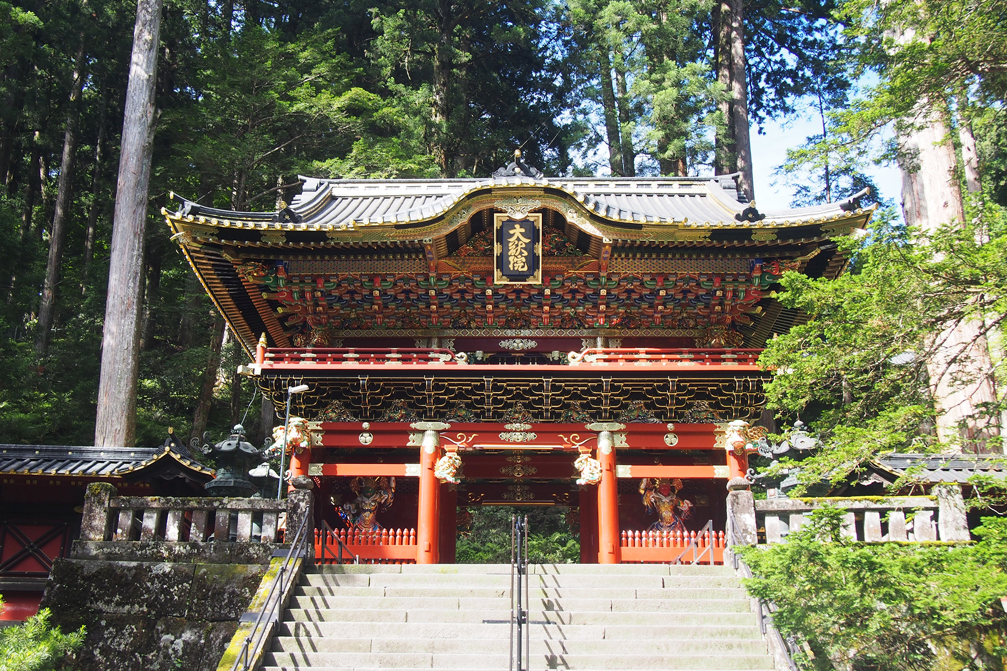 The sculptures of Nikko Toshogu Shrine and Taiyuin