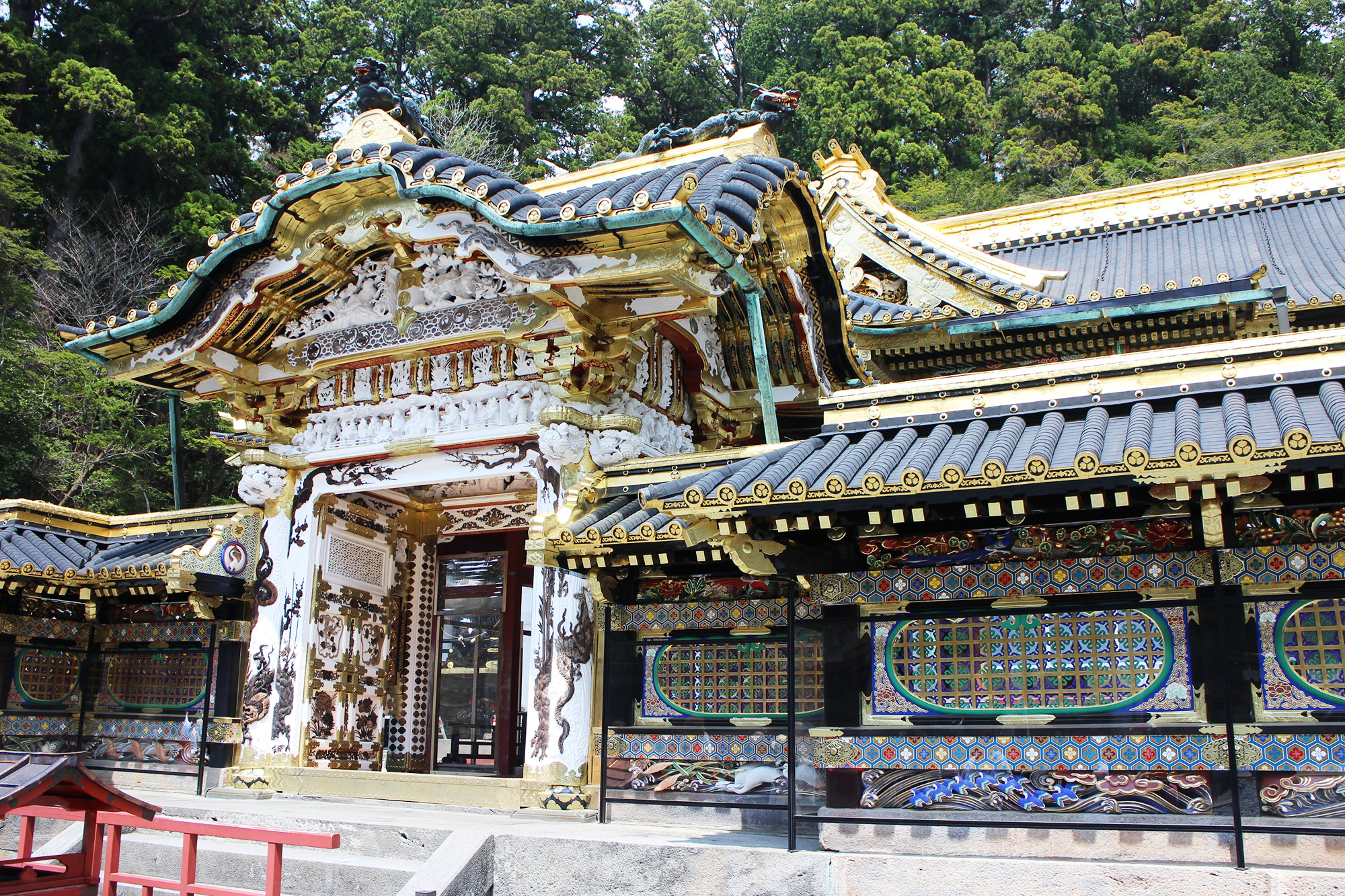 Gongen-zukuri shrine architecture